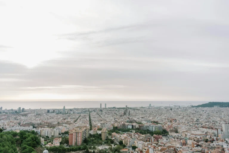 7 Ways to Find Cheap London to Barcelona Flights